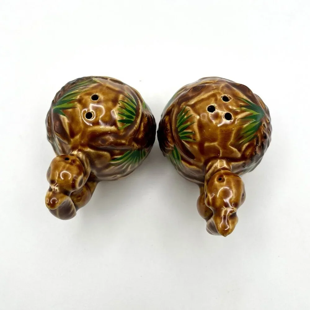 Vintage Ceramic Squirrel & Pinecone Salt & Pepper Shakers Woodland Cabin Kitsch